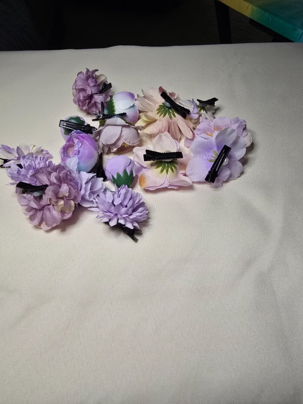 Collection of lavender flower hair clips - Picture 2 of 3
